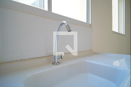 Cozinha - Torneira de apartamento à venda com 2 quartos, 42m² em Rubem Berta, Porto Alegre