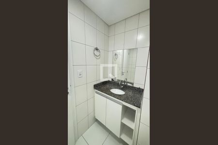Banheiro Social de apartamento à venda com 2 quartos, 60m² em Jardim, Santo André