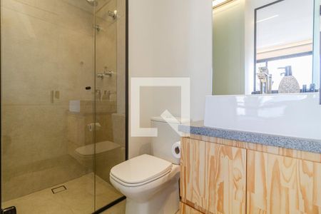 Banheiro de apartamento para alugar com 1 quarto, 25m² em Pinheiros, São Paulo