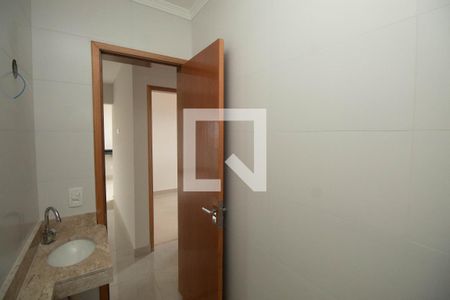 Banheiro de apartamento à venda com 2 quartos, 54m² em Vila Gustavo, São Paulo