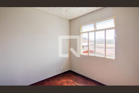Quarto de apartamento para alugar com 2 quartos, 71m² em Pompéia, Belo Horizonte