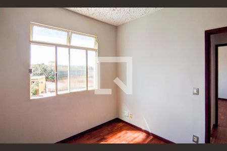 Quarto de apartamento para alugar com 2 quartos, 71m² em Pompéia, Belo Horizonte