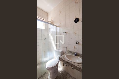 Banheiro de apartamento para alugar com 2 quartos, 71m² em Pompéia, Belo Horizonte