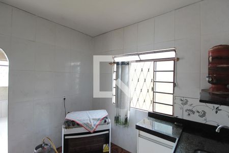 Cozinha de casa à venda com 5 quartos, 360m² em Floramar, Belo Horizonte