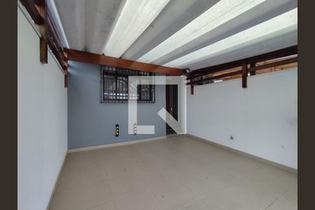 Garagem de casa à venda com 3 quartos, 107m² em Vila Nair, São Paulo