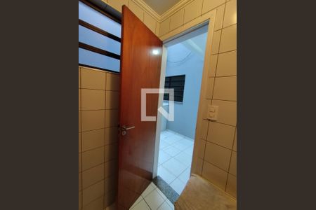 Banheiro de serviço de casa à venda com 3 quartos, 107m² em Vila Nair, São Paulo