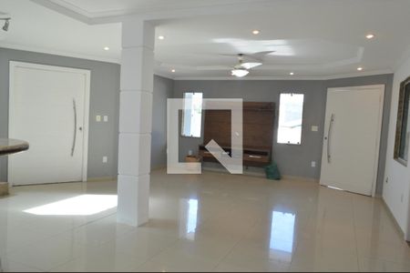 Sala de casa de condomínio à venda com 4 quartos, 300m² em Jacarepaguá, Rio de Janeiro