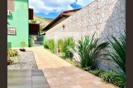 Casa à venda com 4 quartos, 273m² em Itaipu, Niterói