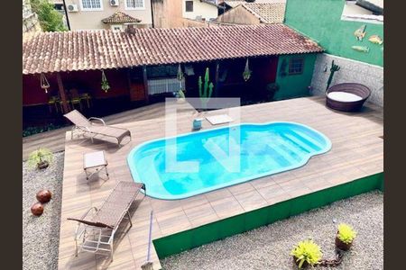 Casa à venda com 4 quartos, 273m² em Itaipu, Niterói