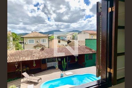 Casa à venda com 4 quartos, 273m² em Itaipu, Niterói