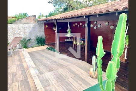 Casa à venda com 4 quartos, 273m² em Itaipu, Niterói