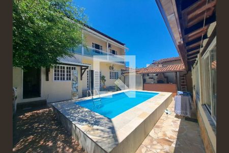 Casa à venda com 4 quartos, 254m² em Itaipu, Niterói
