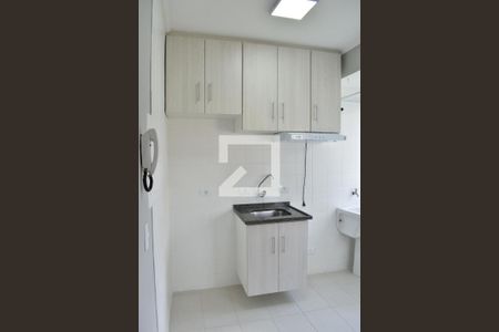 Sala e Cozinha de apartamento para alugar com 1 quarto, 42m² em Centro, Curitiba