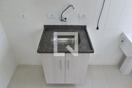 Sala e Cozinha - Pia de apartamento para alugar com 1 quarto, 42m² em Centro, Curitiba