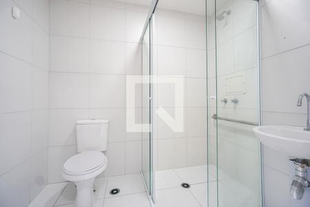 Banheiro de kitnet/studio para alugar com 1 quarto, 23m² em Vila Esperança, São Paulo