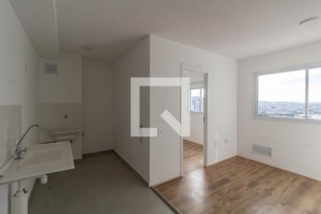 Sala/Cozinha de apartamento para alugar com 2 quartos, 36m² em Conjunto Residencial José Bonifácio, São Paulo