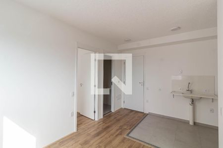 Sala/Cozinha de apartamento para alugar com 2 quartos, 36m² em Conjunto Residencial José Bonifácio, São Paulo