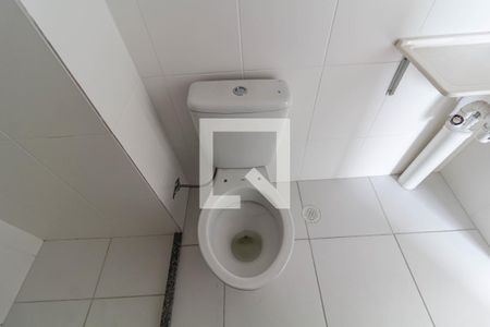 Banheiro de apartamento para alugar com 2 quartos, 36m² em Conjunto Residencial José Bonifácio, São Paulo