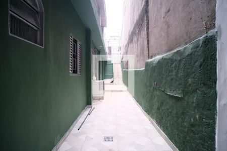 Área Externa de casa para alugar com 2 quartos, 100m² em Jardim Três Marias, São Paulo