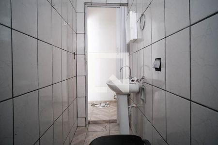 Banheiro de casa para alugar com 2 quartos, 100m² em Jardim Três Marias, São Paulo