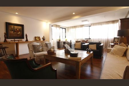 Sala de casa à venda com 3 quartos, 360m² em Indianópolis, São Paulo