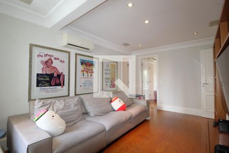 Sala de TV de apartamento à venda com 4 quartos, 257m² em Indianópolis, São Paulo