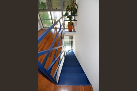 Escada de kitnet/studio à venda com 1 quarto, 40m² em Sumarezinho, São Paulo