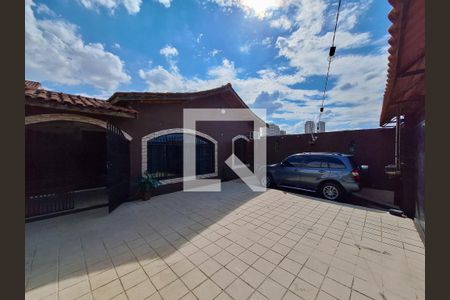 Garagem de casa à venda com 3 quartos, 350m² em Santa Teresinha, São Paulo