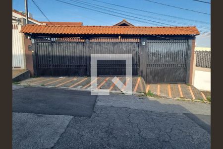 Fachada de casa à venda com 3 quartos, 350m² em Santa Teresinha, São Paulo
