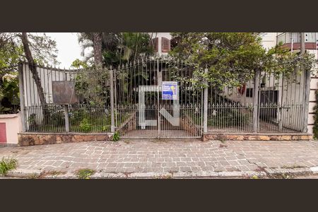Fachada da Casa de casa à venda com 4 quartos, 500m² em Pestana, Osasco