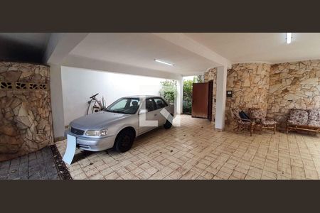 Garagem de casa à venda com 4 quartos, 500m² em Pestana, Osasco