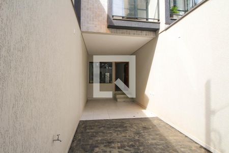 Garagem de casa à venda com 3 quartos, 110m² em Jardim Avelino, São Paulo