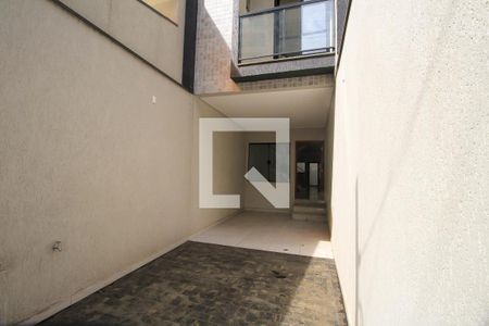 Garagem de casa à venda com 3 quartos, 110m² em Jardim Avelino, São Paulo