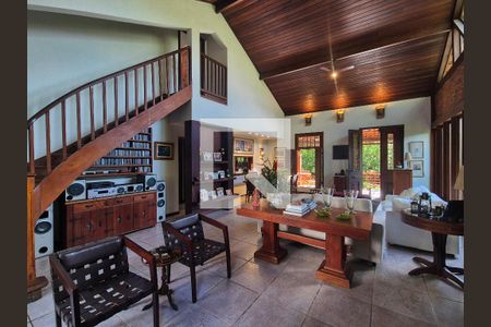 Sala de casa de condomínio à venda com 4 quartos, 400m² em Vargem Grande, Rio de Janeiro