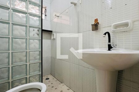 Banheiro de apartamento para alugar com 1 quarto, 60m² em Jardim Presidente Dutra, Guarulhos