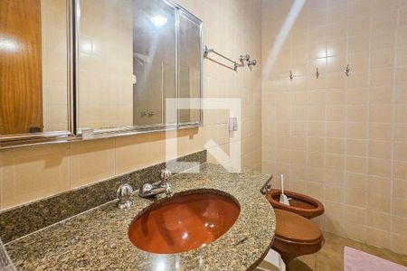 Banheiro de apartamento para alugar com 3 quartos, 70m² em Tortuga, Guarujá