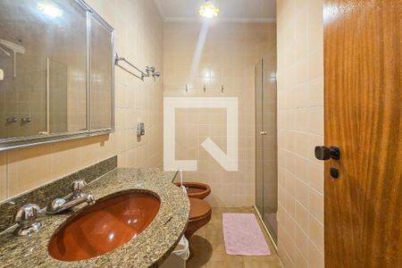 Banheiro de apartamento para alugar com 3 quartos, 70m² em Tortuga, Guarujá