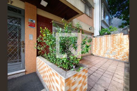 Fachada e portaria de apartamento à venda com 2 quartos, 60m² em Vila Isabel, Rio de Janeiro