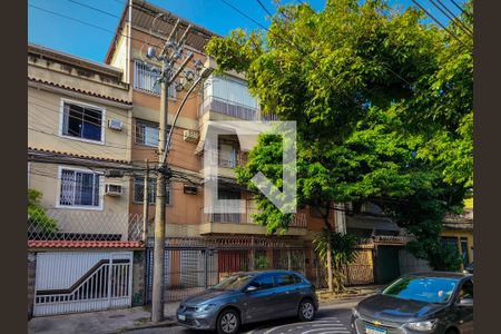 Fachada e portaria de apartamento à venda com 2 quartos, 60m² em Vila Isabel, Rio de Janeiro