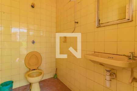 Banheiro de Serviço de casa à venda com 3 quartos, 400m² em Cidade Vargas, São Paulo