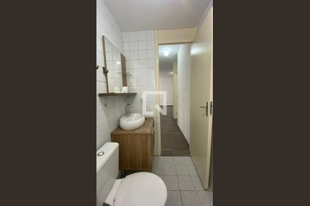 Banheiro de apartamento à venda com 2 quartos, 54m² em Vila Lutécia, Santo André