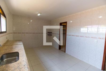 Cozinha de casa de condomínio à venda com 3 quartos, 300m² em Largo da Batalha, Niterói