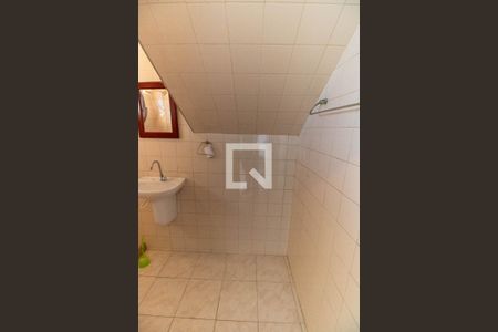 Banheiro de serviço de casa de condomínio à venda com 3 quartos, 300m² em Largo da Batalha, Niterói