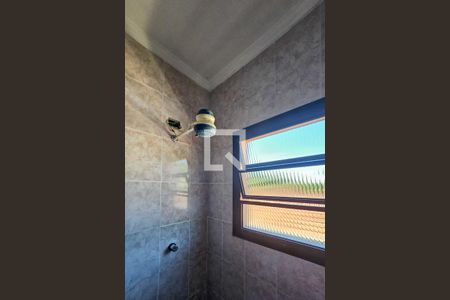 banheiro da suíte 3 de casa para alugar com 7 quartos, 402m² em Jardim Guaiuba, Guarujá