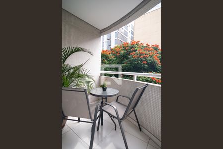 Varanda Sala de apartamento à venda com 2 quartos, 62m² em Bela Vista, São Paulo