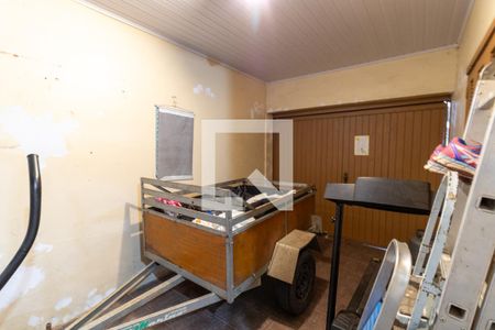 Garagem de casa à venda com 3 quartos, 150m² em Ipanema, Porto Alegre