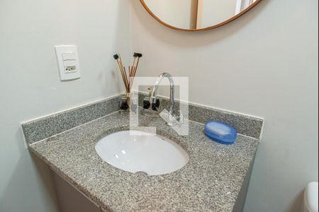 Banheiro de apartamento para alugar com 1 quarto, 27m² em Bela Vista, São Paulo