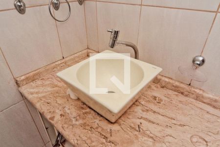 Banheiro de casa à venda com 2 quartos, 162m² em Vila Pereira Cerca, São Paulo