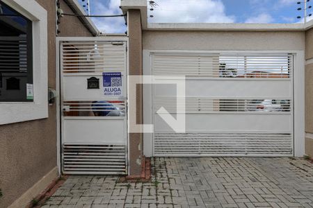Fachada + Placa de casa de condomínio para alugar com 2 quartos, 120m² em Jundiapeba, Mogi das Cruzes