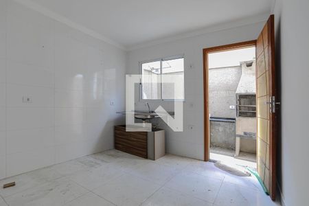 Cozinha de casa de condomínio para alugar com 2 quartos, 120m² em Jundiapeba, Mogi das Cruzes